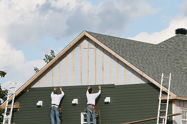Professional Siding Replacement technician working in Rosemount, OH